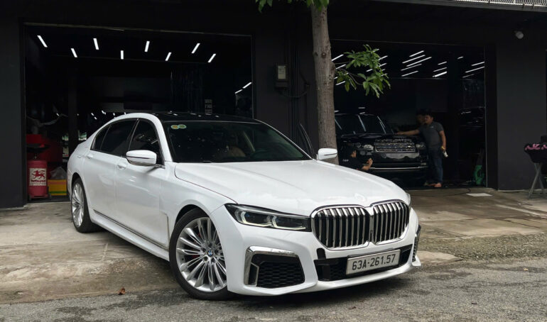 Cho Thuê Xe BMW 7 Series 4 Chỗ Sang Trọng