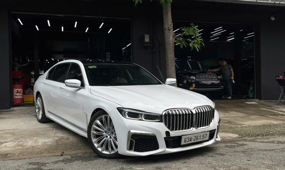 Cho Thuê Xe BMW 7 Series 4 Chỗ Sang Trọng