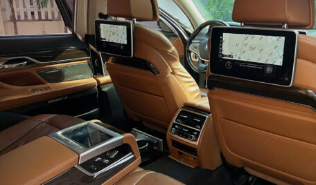 Cho Thuê Xe BMW 7 Series 4 Chỗ Sang Trọng