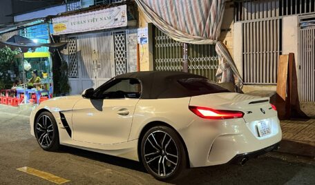 Cho Thuê Xe BMW Z4 Mui Trần