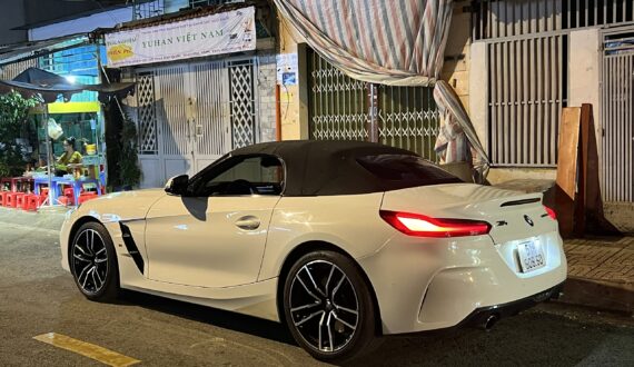 Cho Thuê Xe BMW Z4 Mui Trần