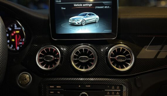 Dịch Vụ Thuê Xe Mercedes-Benz CLA 45 Tự Lái Tại Hồ Chí Minh