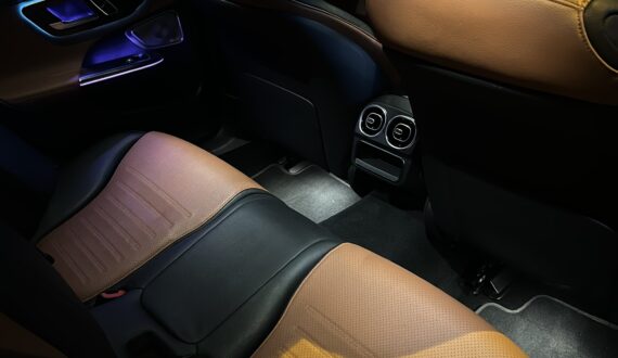 Cho Thuê Xe Mercedes C300 Tự Lái