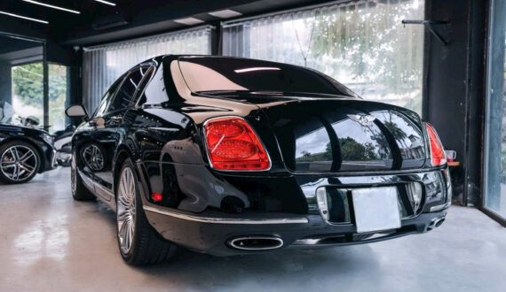 Cho Thuê Xe Bentley Flying Spur Hạng Sang