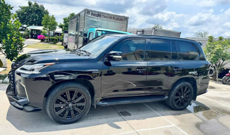 Cho Thuê Xe Lexus LX570 Hạng Sang 7 Chỗ Tại Sài Gòn