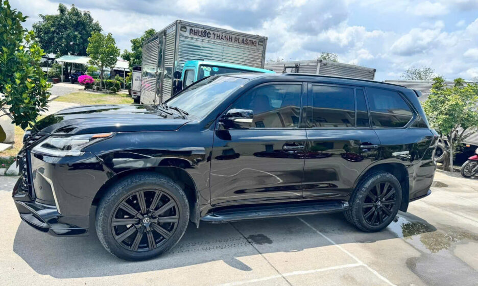 Cho Thuê Xe Lexus LX570 Hạng Sang 7 Chỗ Tại Sài Gòn