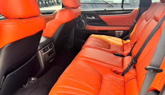 Cho Thuê Xe Lexus LX570 Hạng Sang 7 Chỗ Tại Sài Gòn