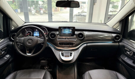 Thuê Xe Mercedes V250 Hạng Sang 7 Chỗ Cỡ Lớn