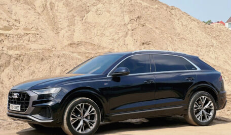 Thuê Xe Audi Q8 5 Chỗ Tự Lái Tại TP.HCM