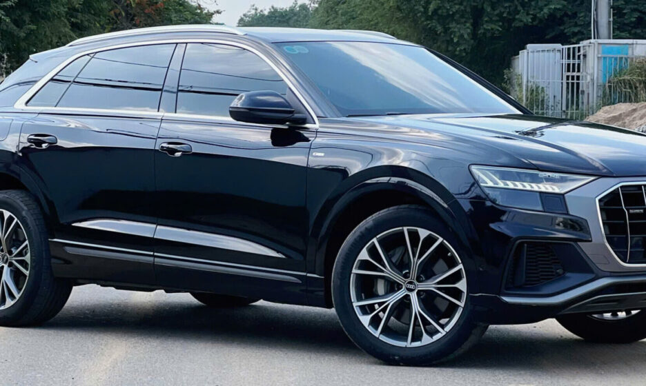 Thuê Xe Audi Q8 5 Chỗ Tự Lái Tại TP.HCM